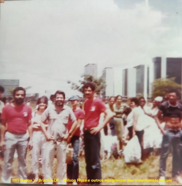 Mobilização social histórica em Brasília (década de 1970).